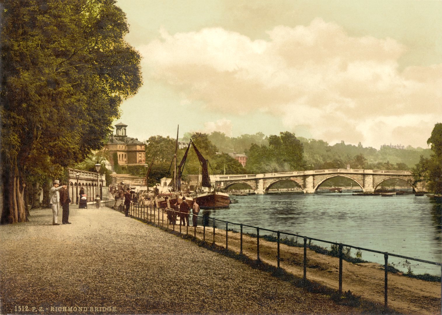 Richmond Bridge from downstream,river view